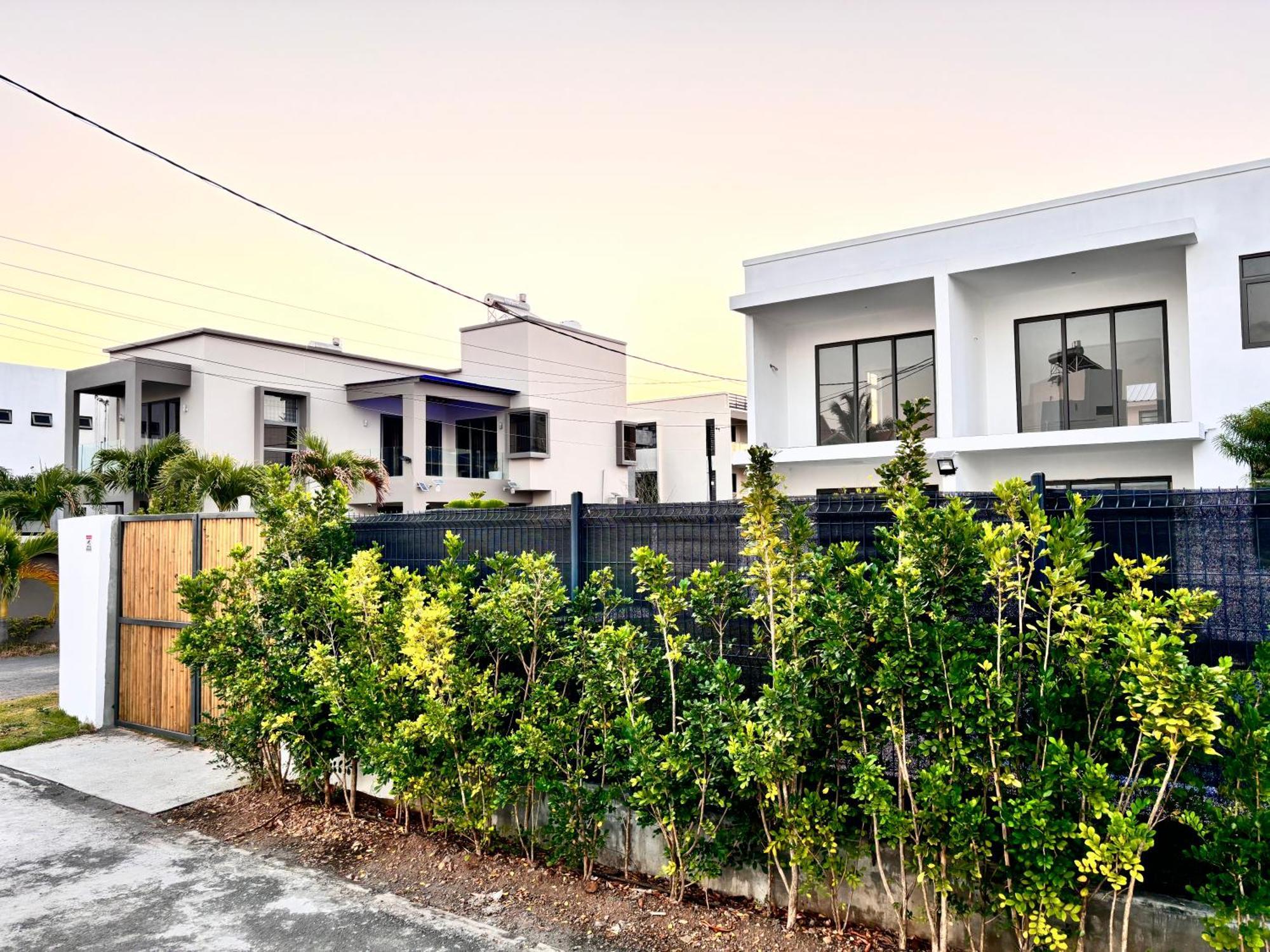 Maison Mont Choisy - One Or Two Bedrooms Apartment Trou aux Biches Exterior foto