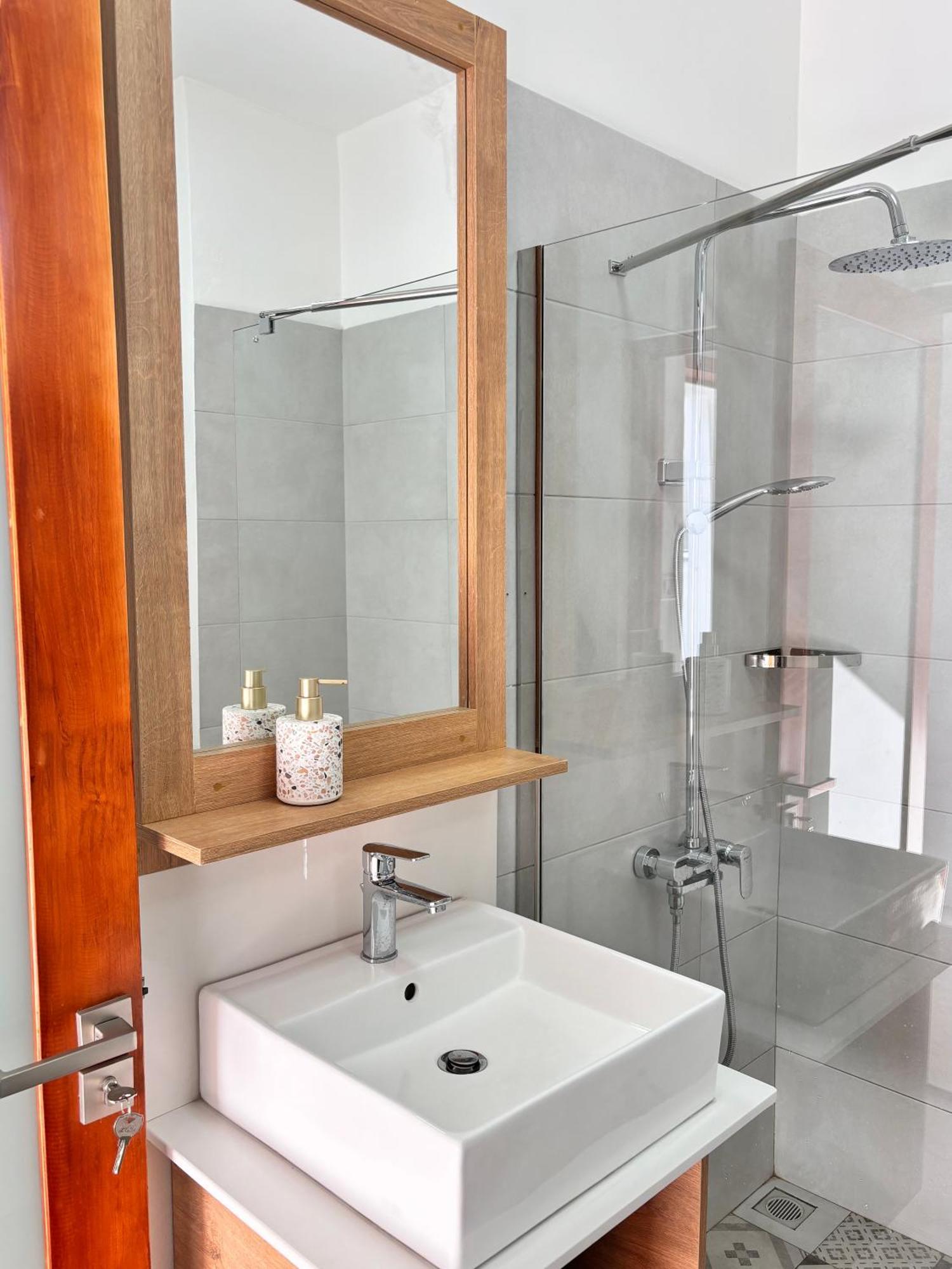 Maison Mont Choisy - One Or Two Bedrooms Apartment Trou aux Biches Exterior foto