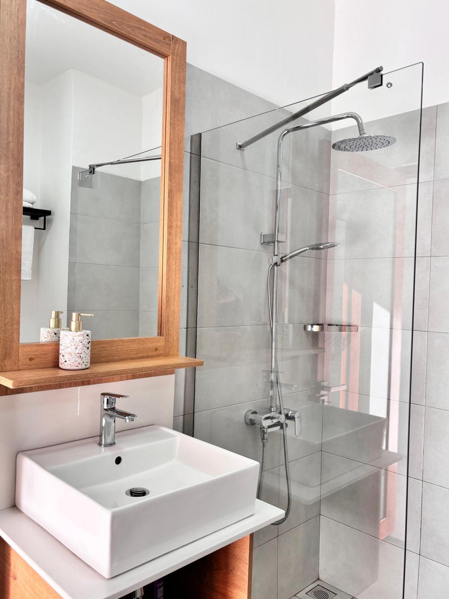 Maison Mont Choisy - One Or Two Bedrooms Apartment Trou aux Biches Exterior foto